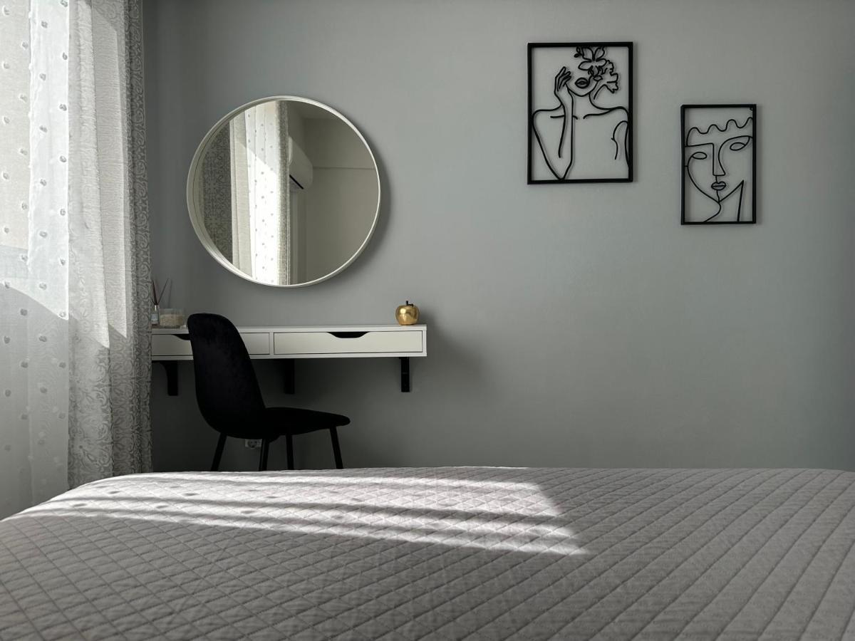 Sea View Apartment Near The Beach Paphos Extérieur photo