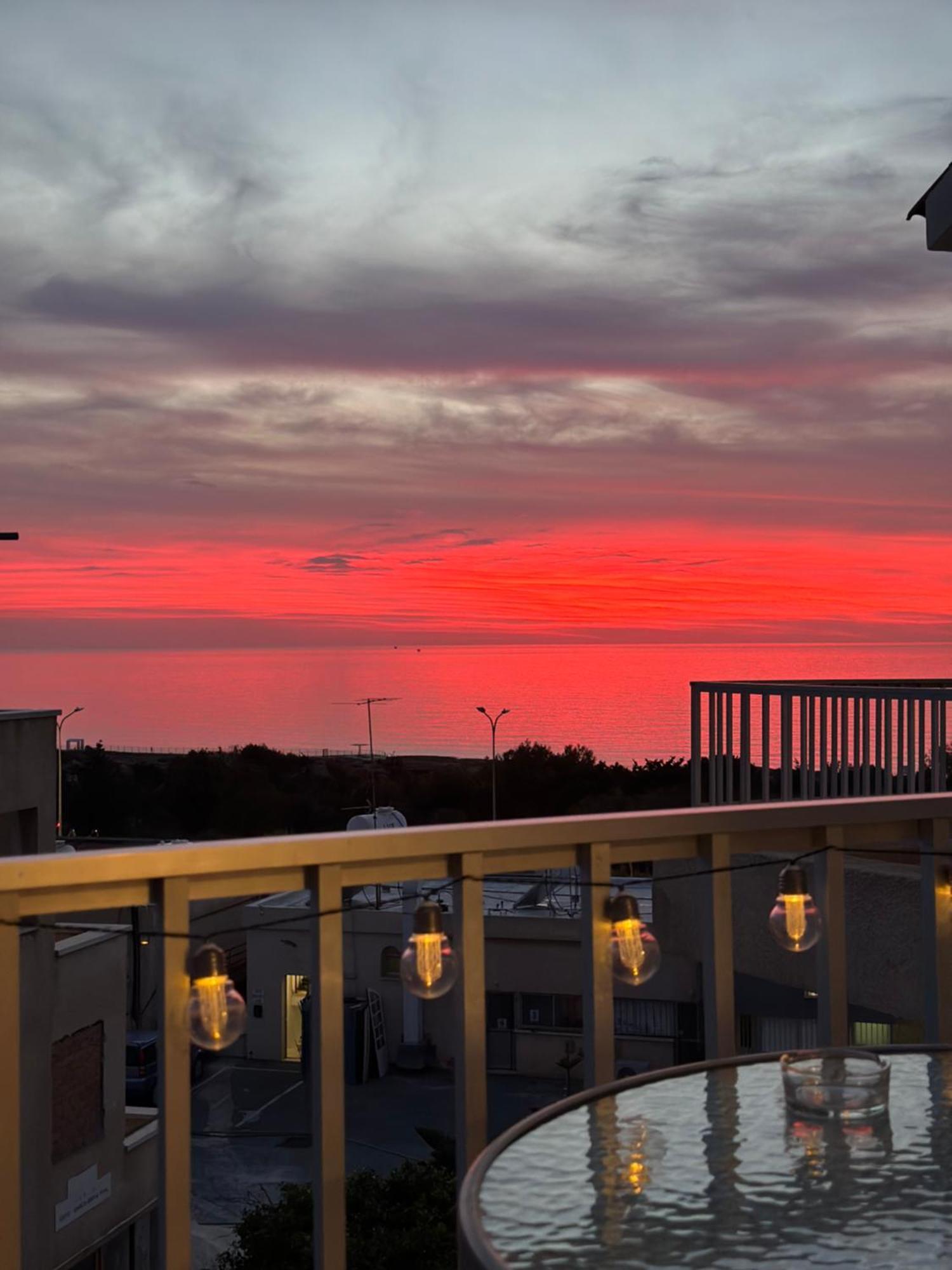 Sea View Apartment Near The Beach Paphos Extérieur photo