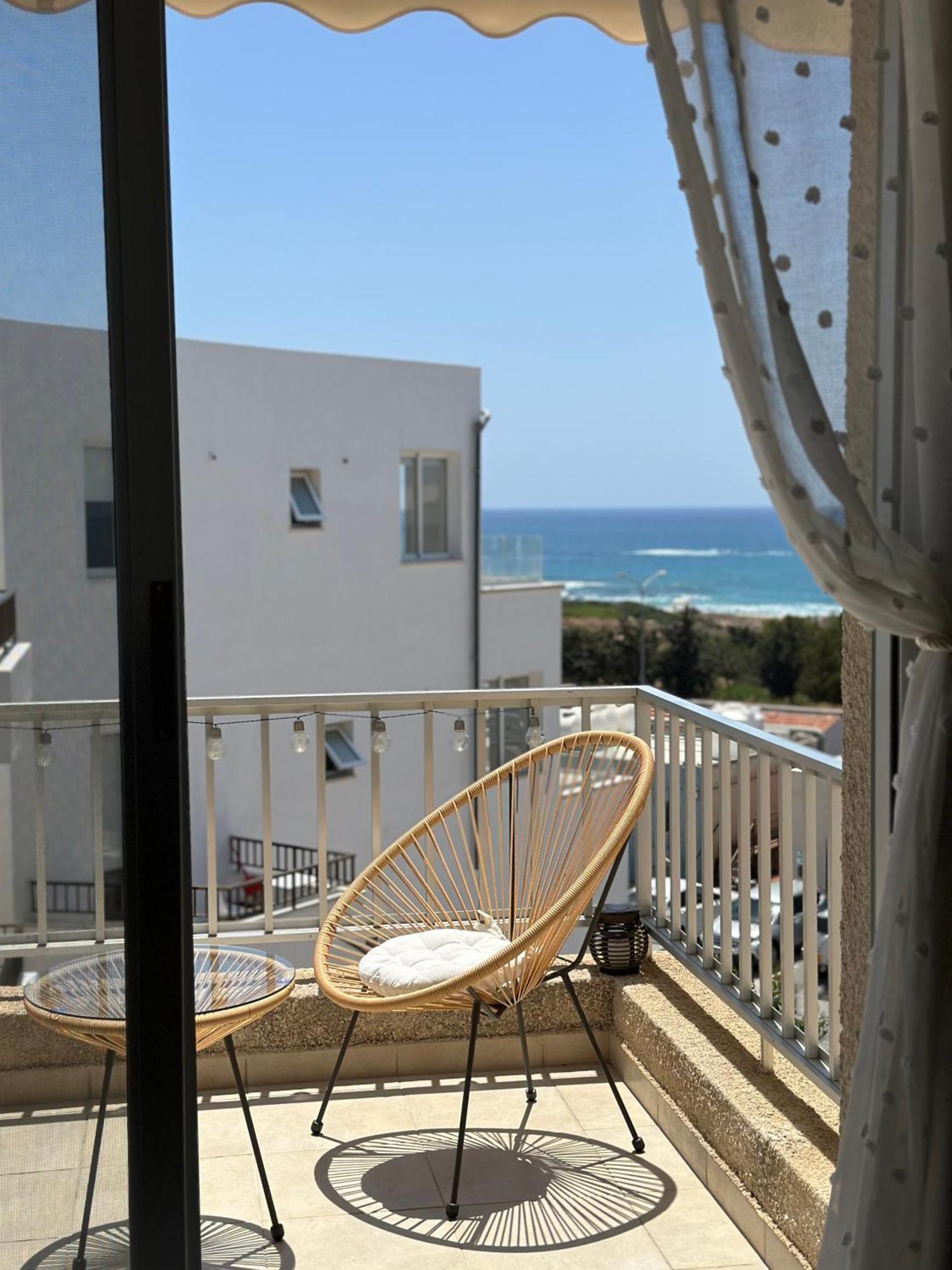 Sea View Apartment Near The Beach Paphos Extérieur photo